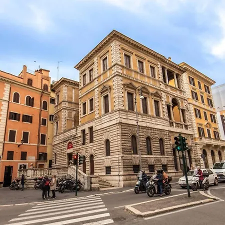 Spacious Flat By Piazza Navona Rome Exterior photo